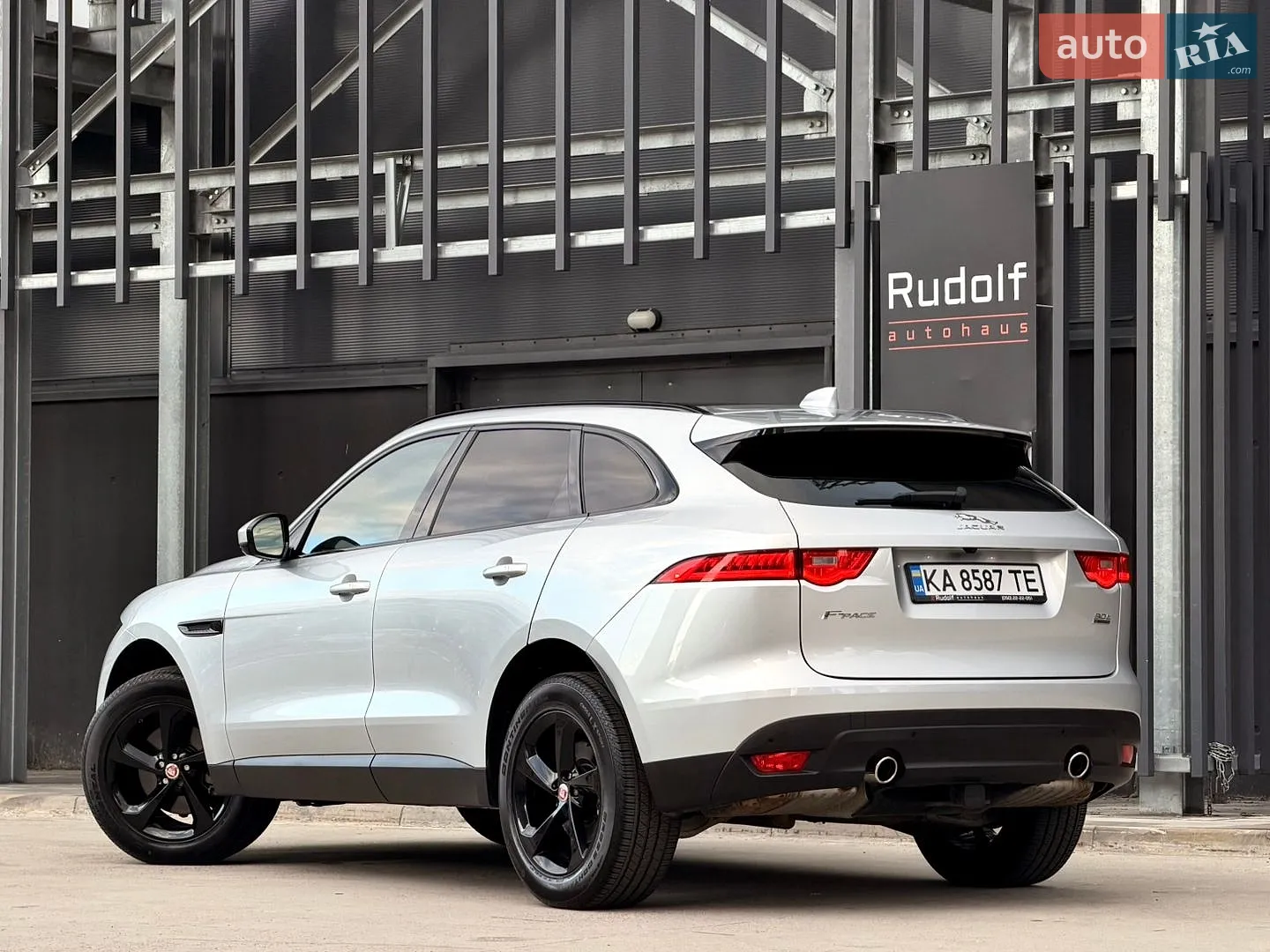 2017 Jaguar F-Pace - мініатюра 18