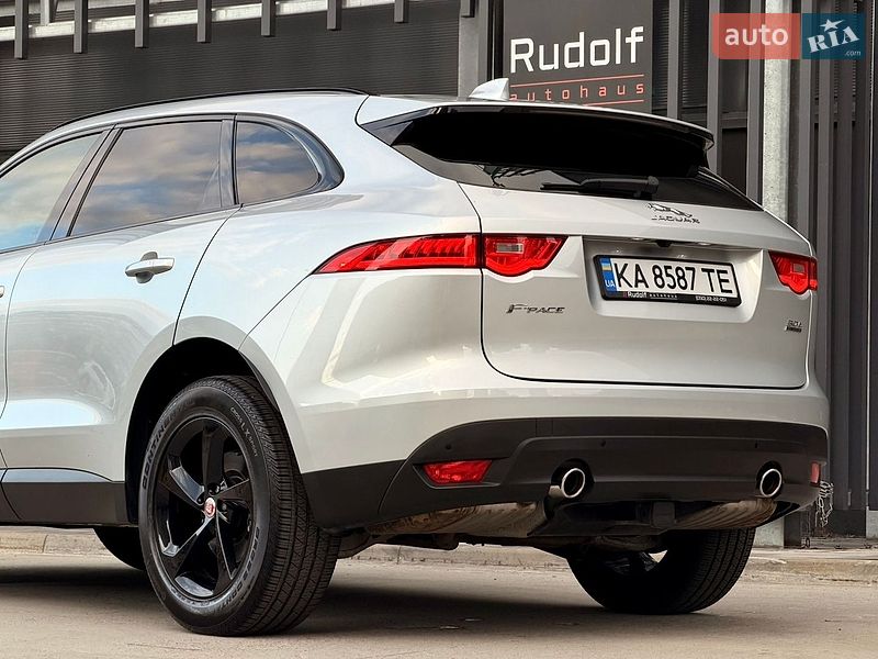 Внедорожник / Кроссовер Jaguar F-Pace 2017 в Киеве