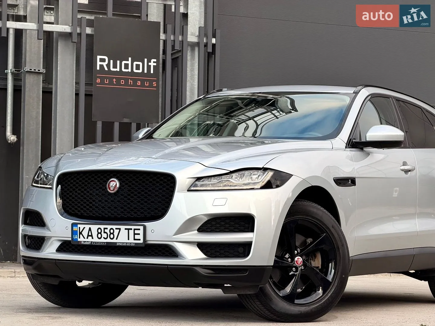 2017 Jaguar F-Pace - мініатюра 22