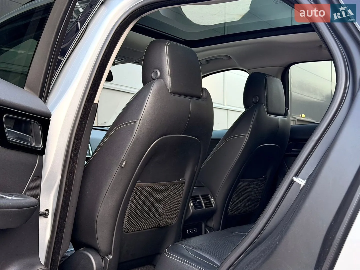 2017 Jaguar F-Pace - мініатюра 41