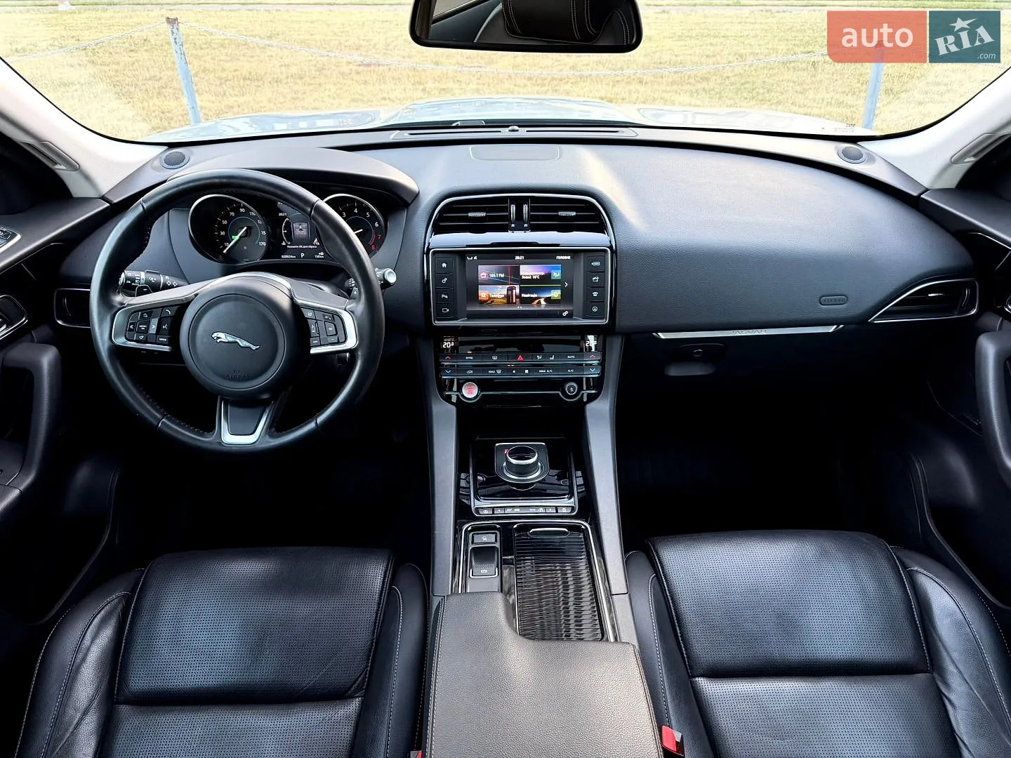 2017 Jaguar F-Pace - мініатюра 61