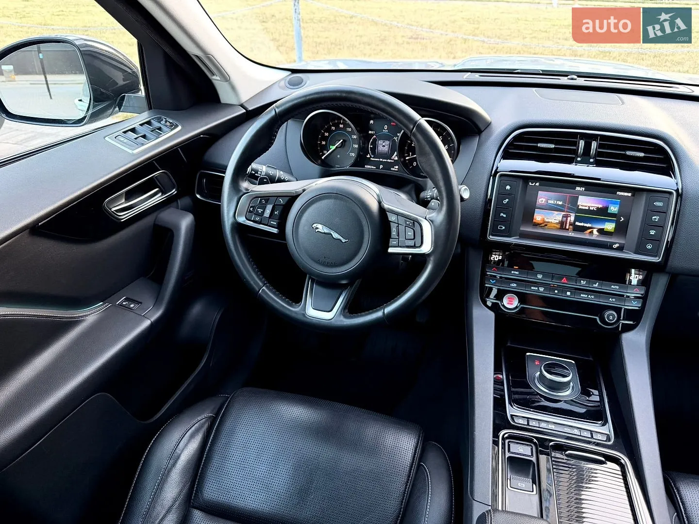 2017 Jaguar F-Pace - мініатюра 62