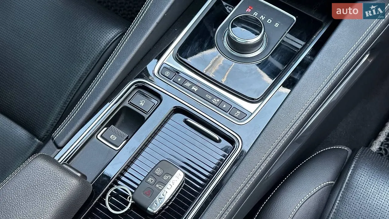 2017 Jaguar F-Pace - мініатюра 19