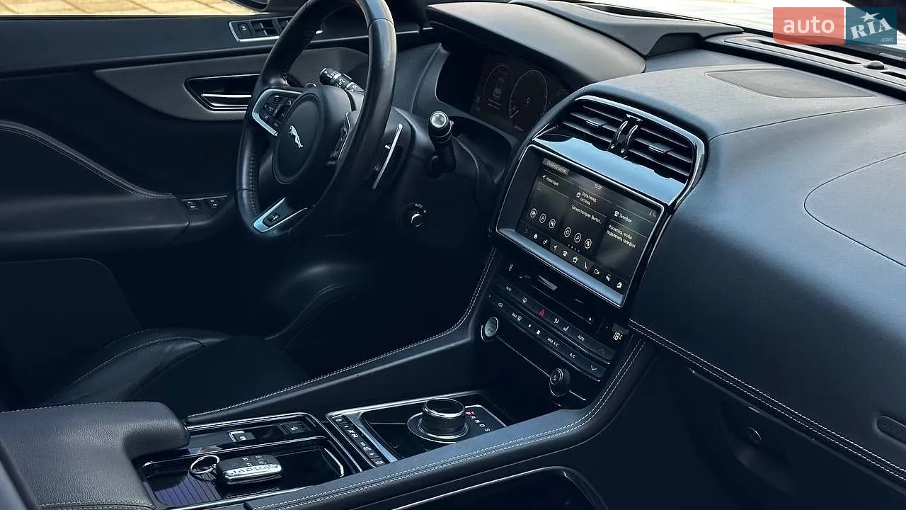 2017 Jaguar F-Pace - мініатюра 24