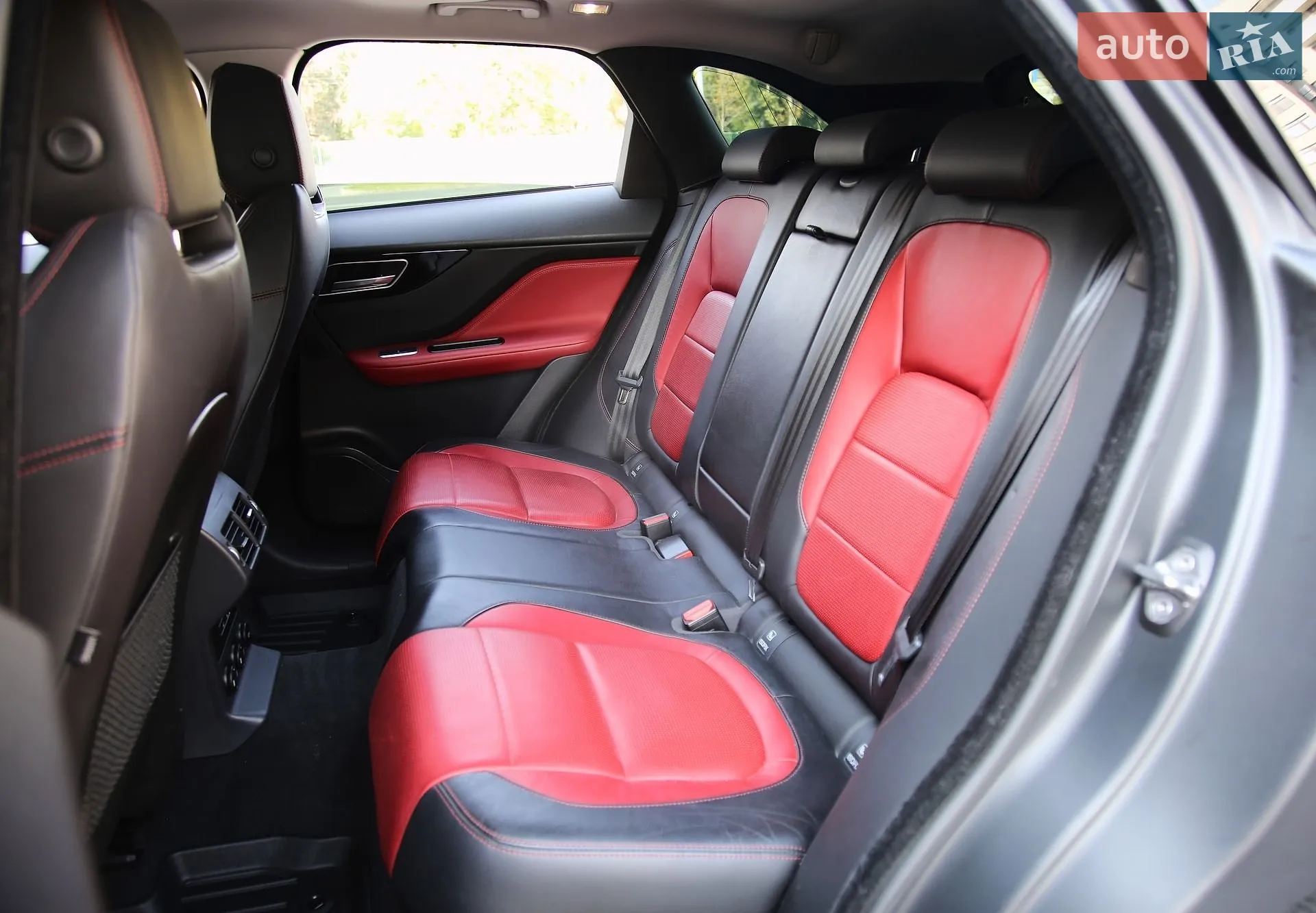 2017 Jaguar F-Pace - мініатюра 8