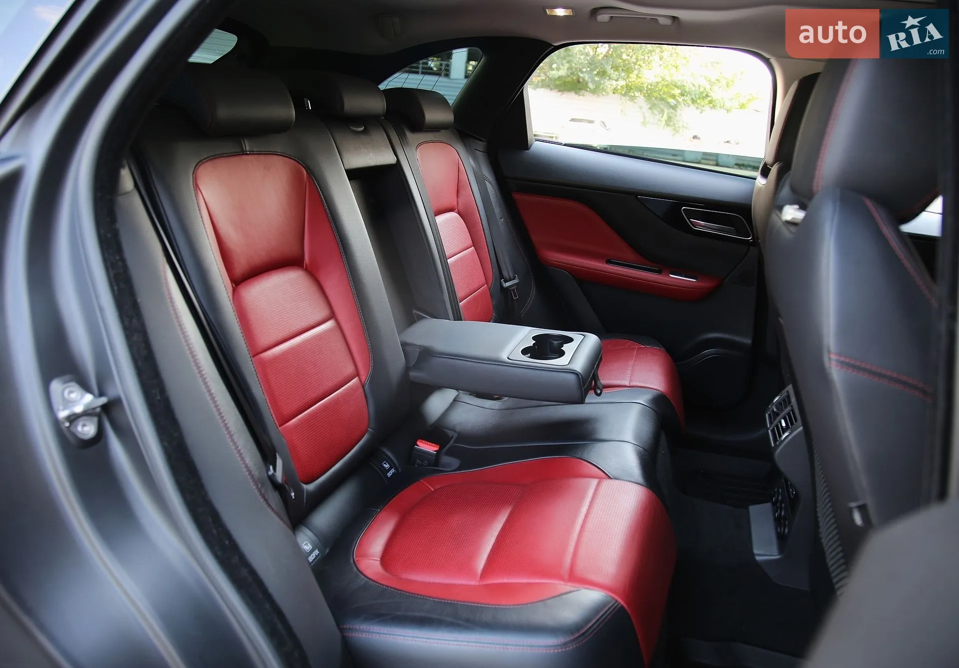 2017 Jaguar F-Pace - мініатюра 9