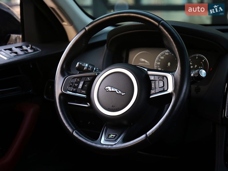 Внедорожник / Кроссовер Jaguar F-Pace 2017 в Харькове