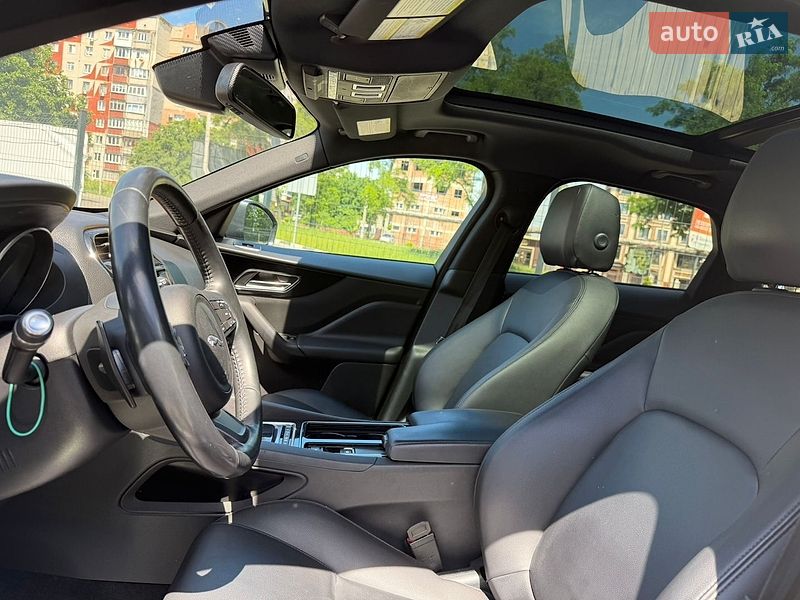 Внедорожник / Кроссовер Jaguar F-Pace 2017 в Черновцах