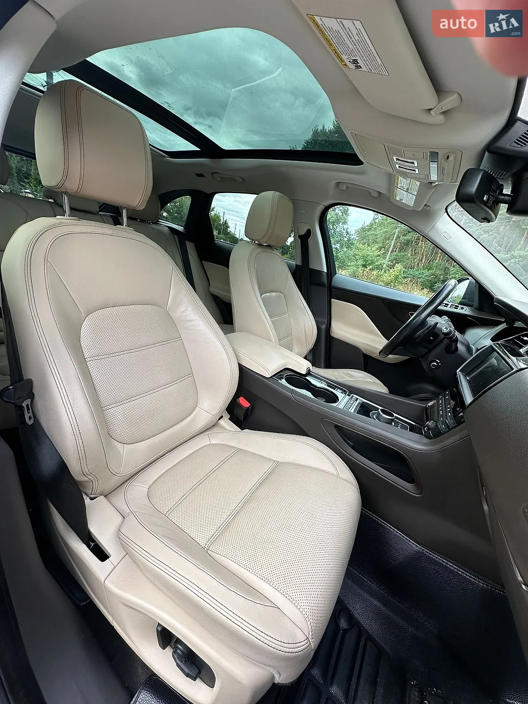 2016 Jaguar F-Pace - мініатюра 23