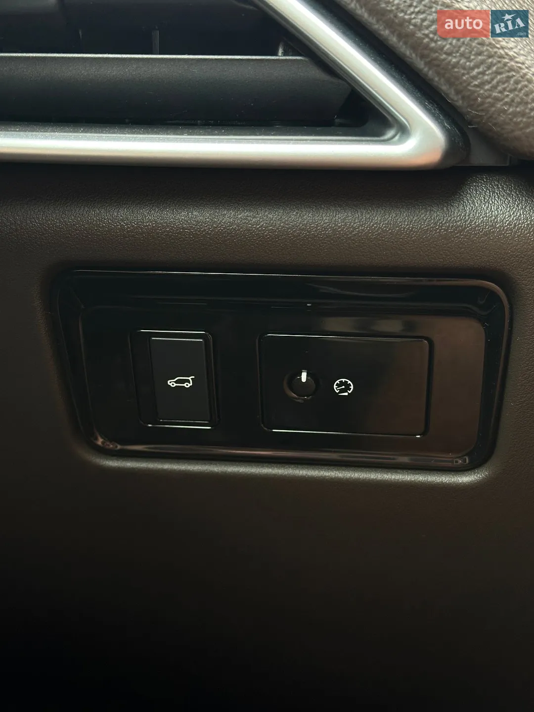 2016 Jaguar F-Pace - мініатюра 30