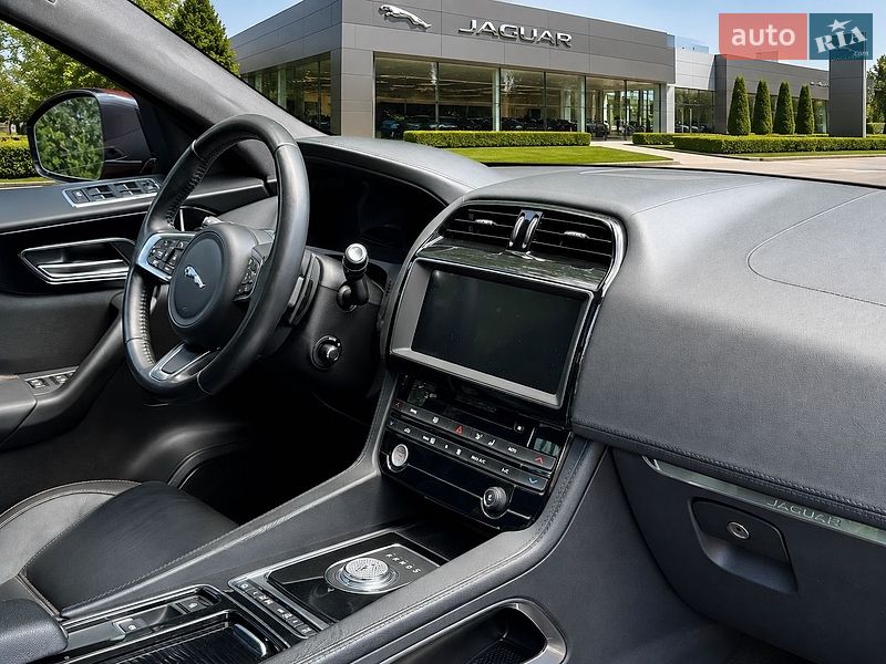 Внедорожник / Кроссовер Jaguar F-Pace 2020 в Киеве фото 28 Внедорожник / Кроссовер Jaguar F-Pace 2020 в Киеве