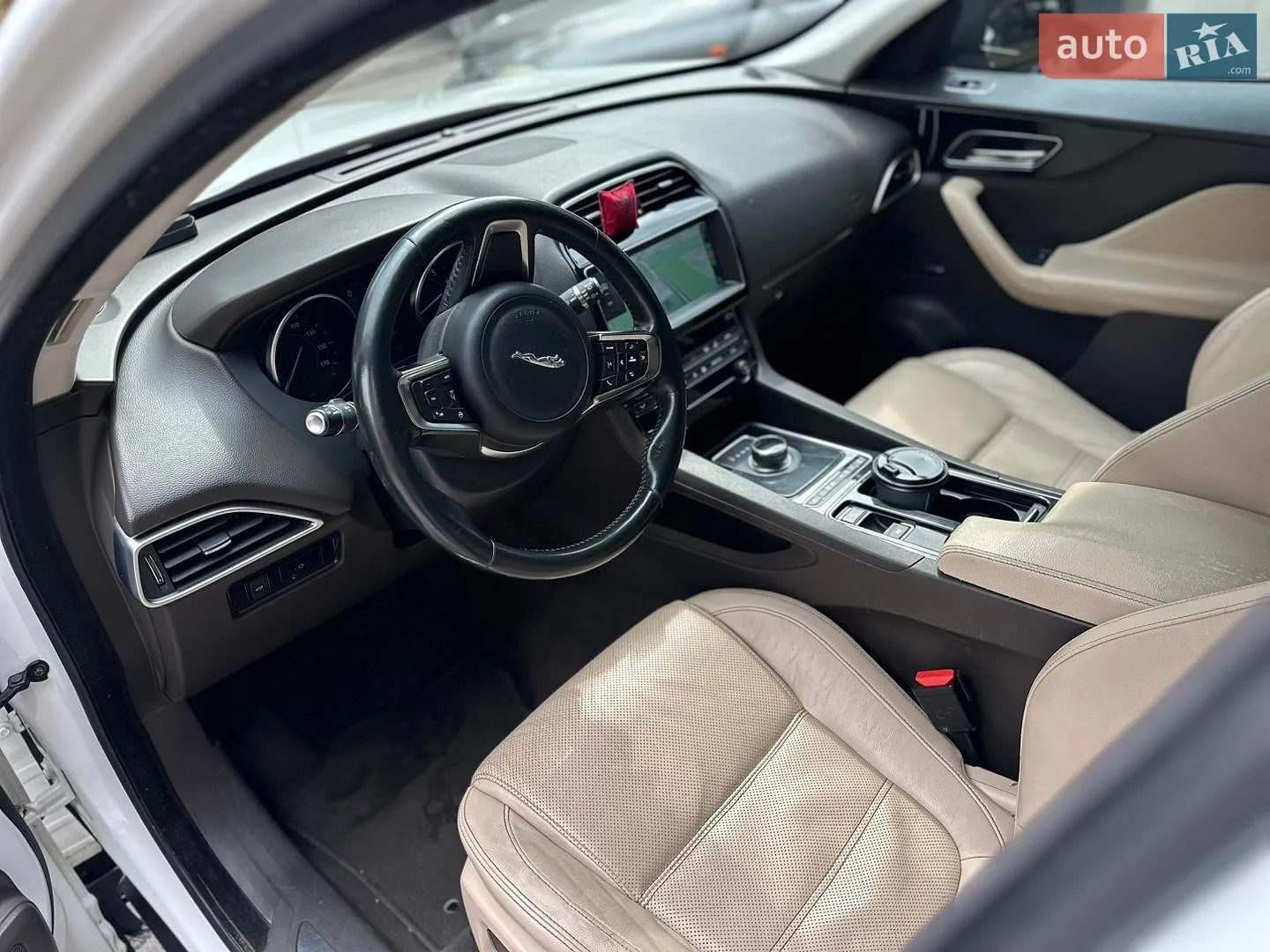 2018 Jaguar F-Pace - мініатюра 5