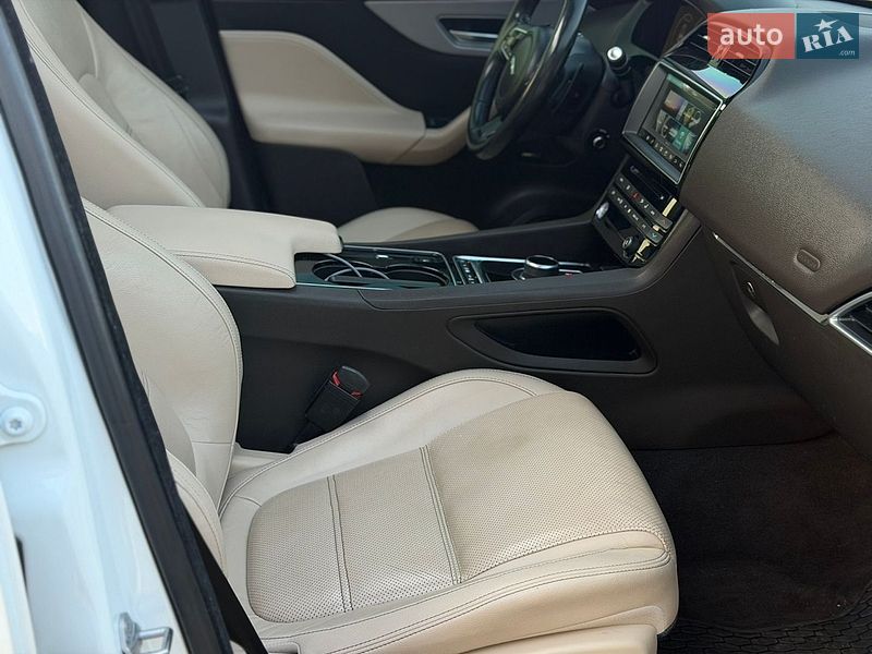 Внедорожник / Кроссовер Jaguar F-Pace 2016 в Киеве