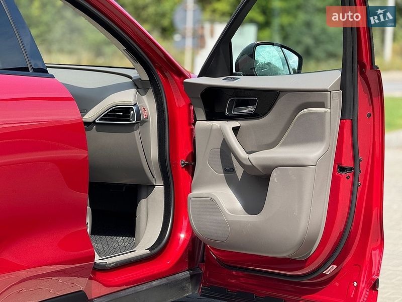 Внедорожник / Кроссовер Jaguar F-Pace 2018 в Тернополе