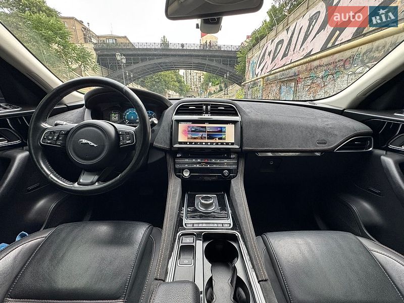Позашляховик / Кросовер Jaguar F-Pace 2016 в Одесі