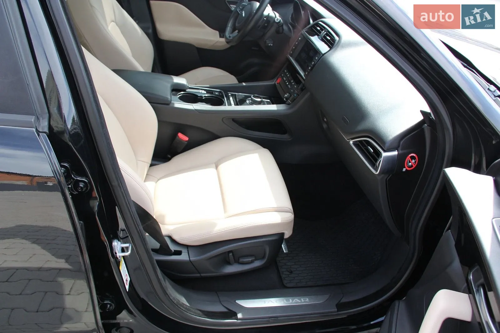 2016 Jaguar F-Pace - мініатюра 35