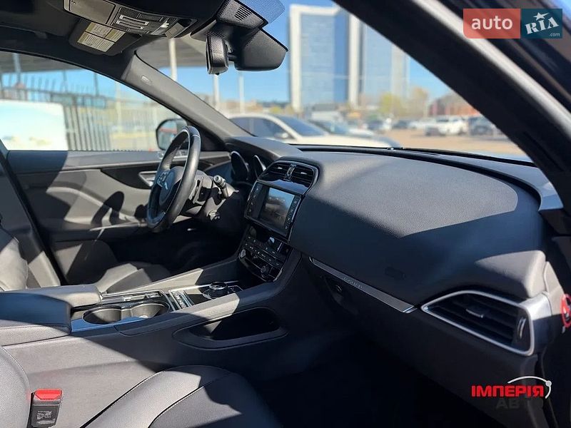 Позашляховик / Кросовер Jaguar F-Pace 2016 в Києві