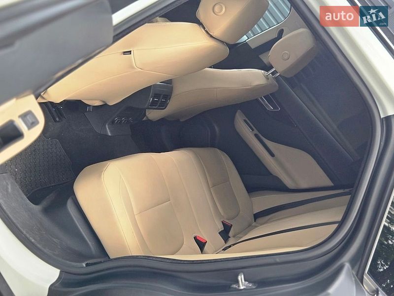Позашляховик / Кросовер Jaguar F-Pace 2016 в Києві
