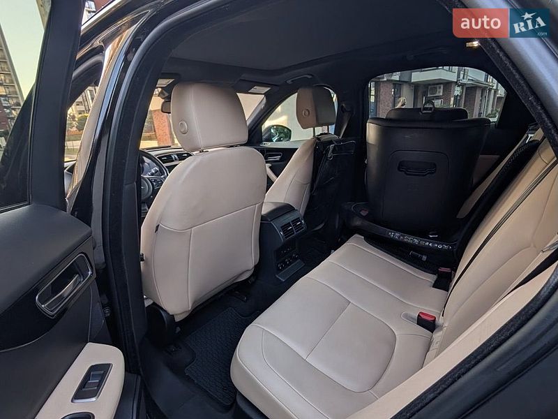 Позашляховик / Кросовер Jaguar F-Pace 2017 в Івано-Франківську