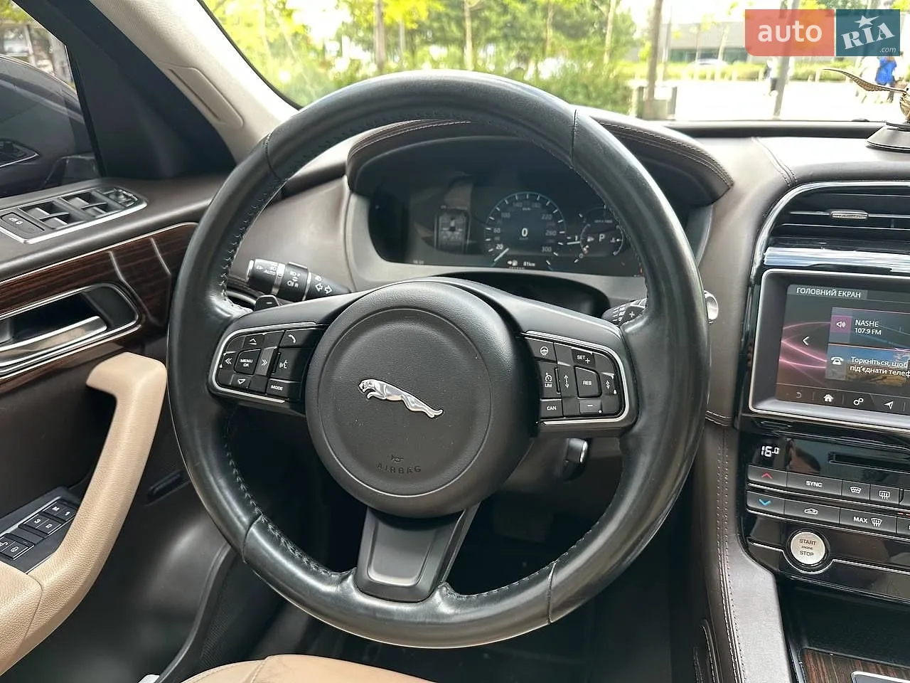 2016 Jaguar F-Pace - мініатюра 18