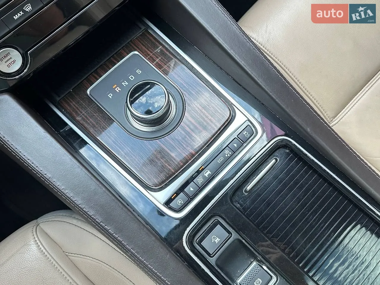 2016 Jaguar F-Pace - мініатюра 23
