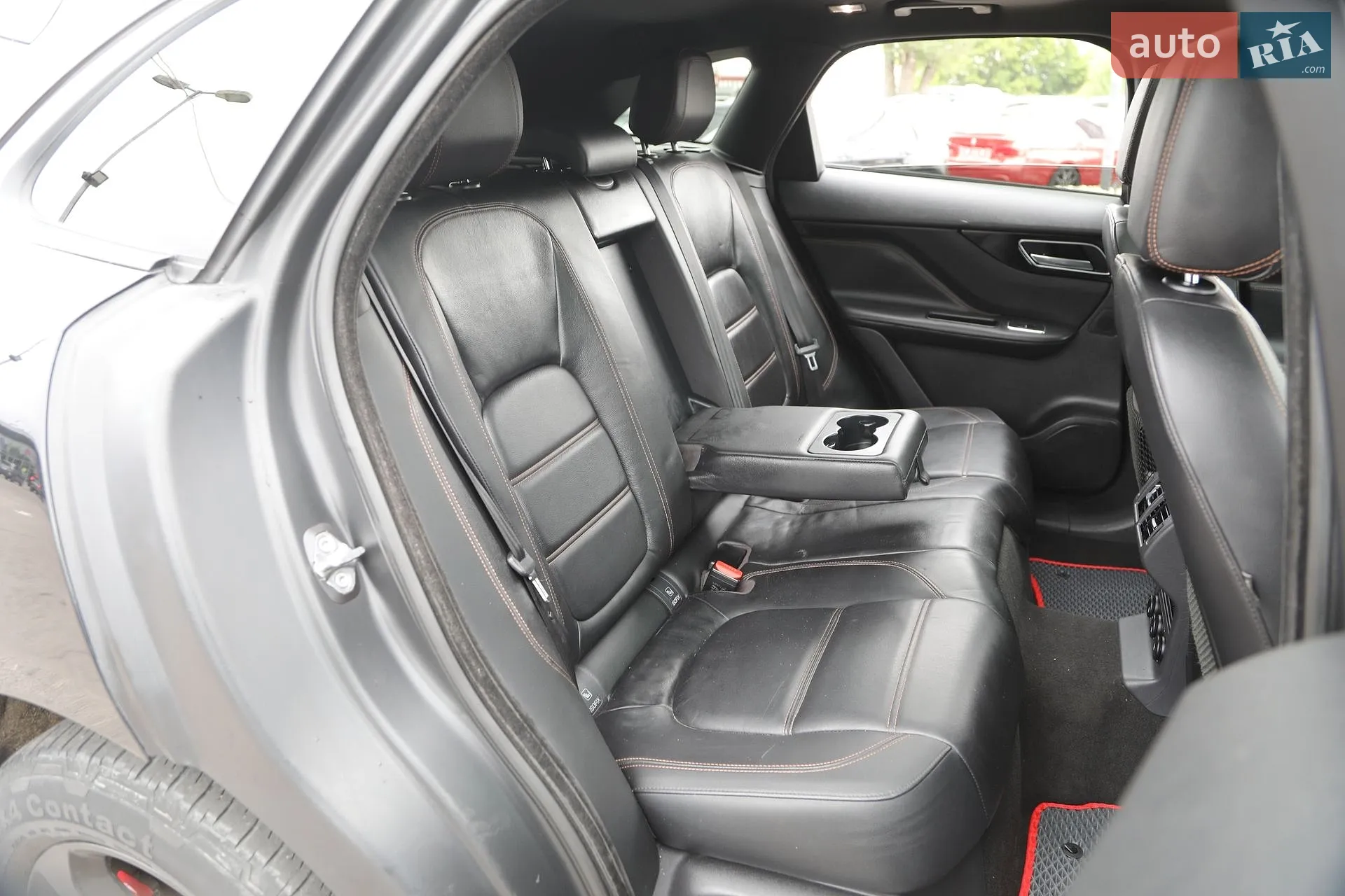 2018 Jaguar F-Pace - мініатюра 15