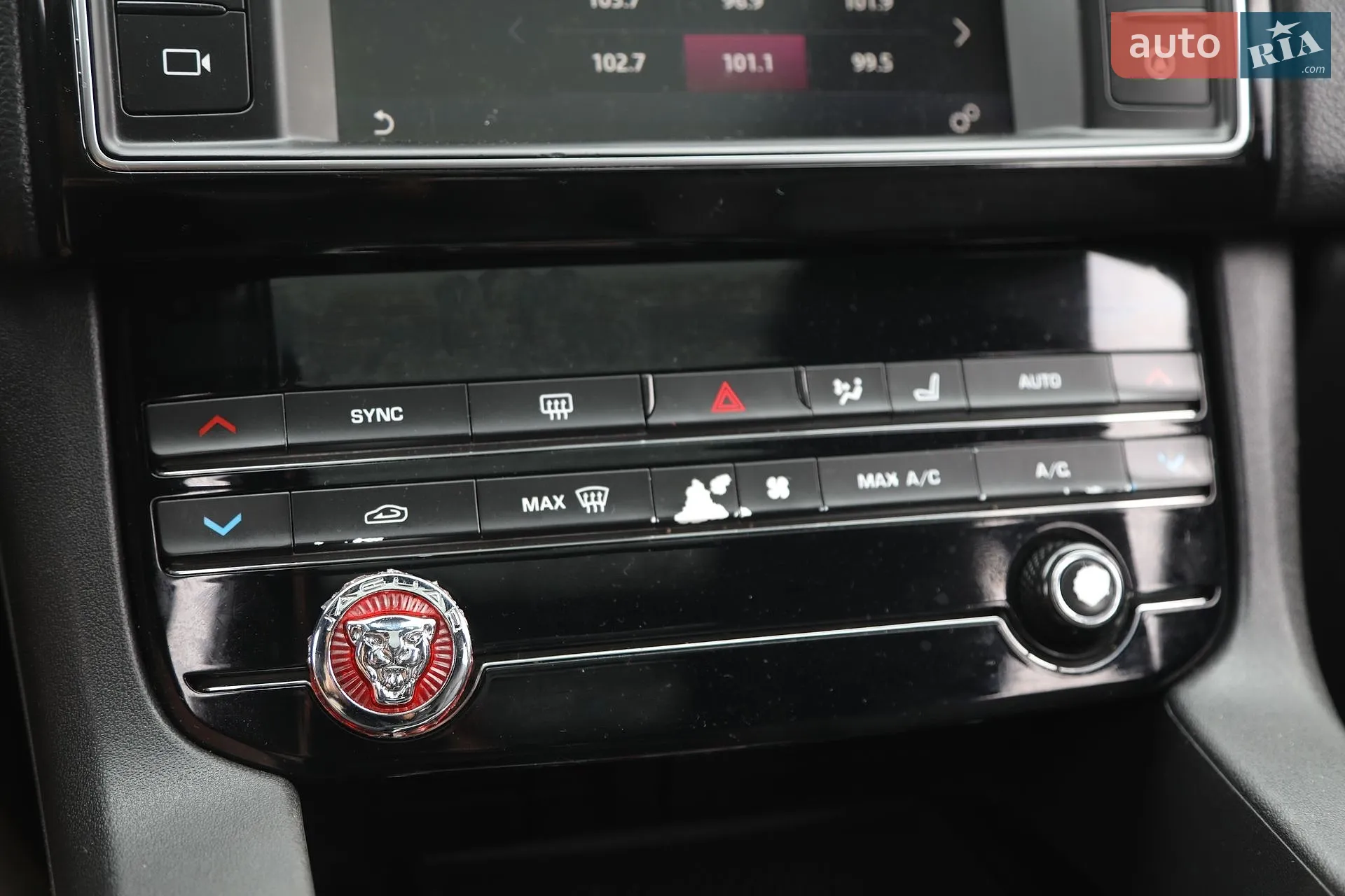 2018 Jaguar F-Pace - мініатюра 22