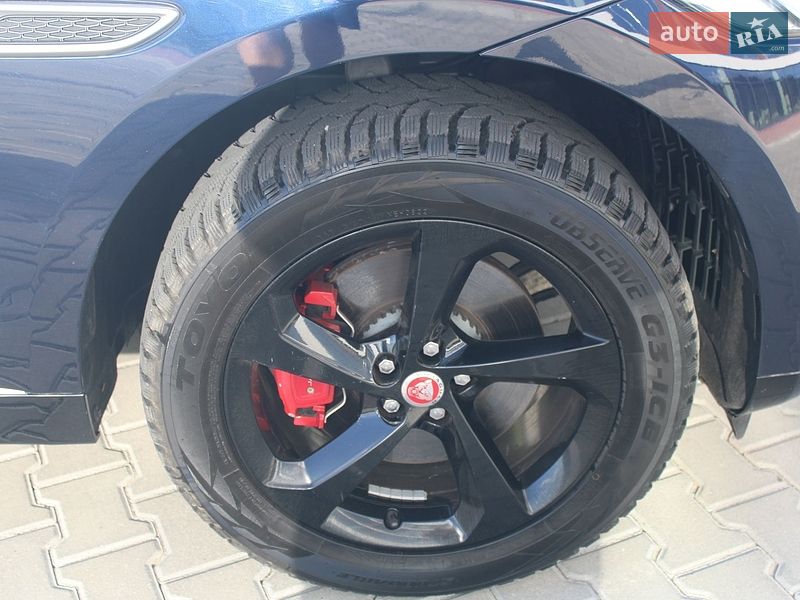 Внедорожник / Кроссовер Jaguar F-Pace 2022 в Ровно