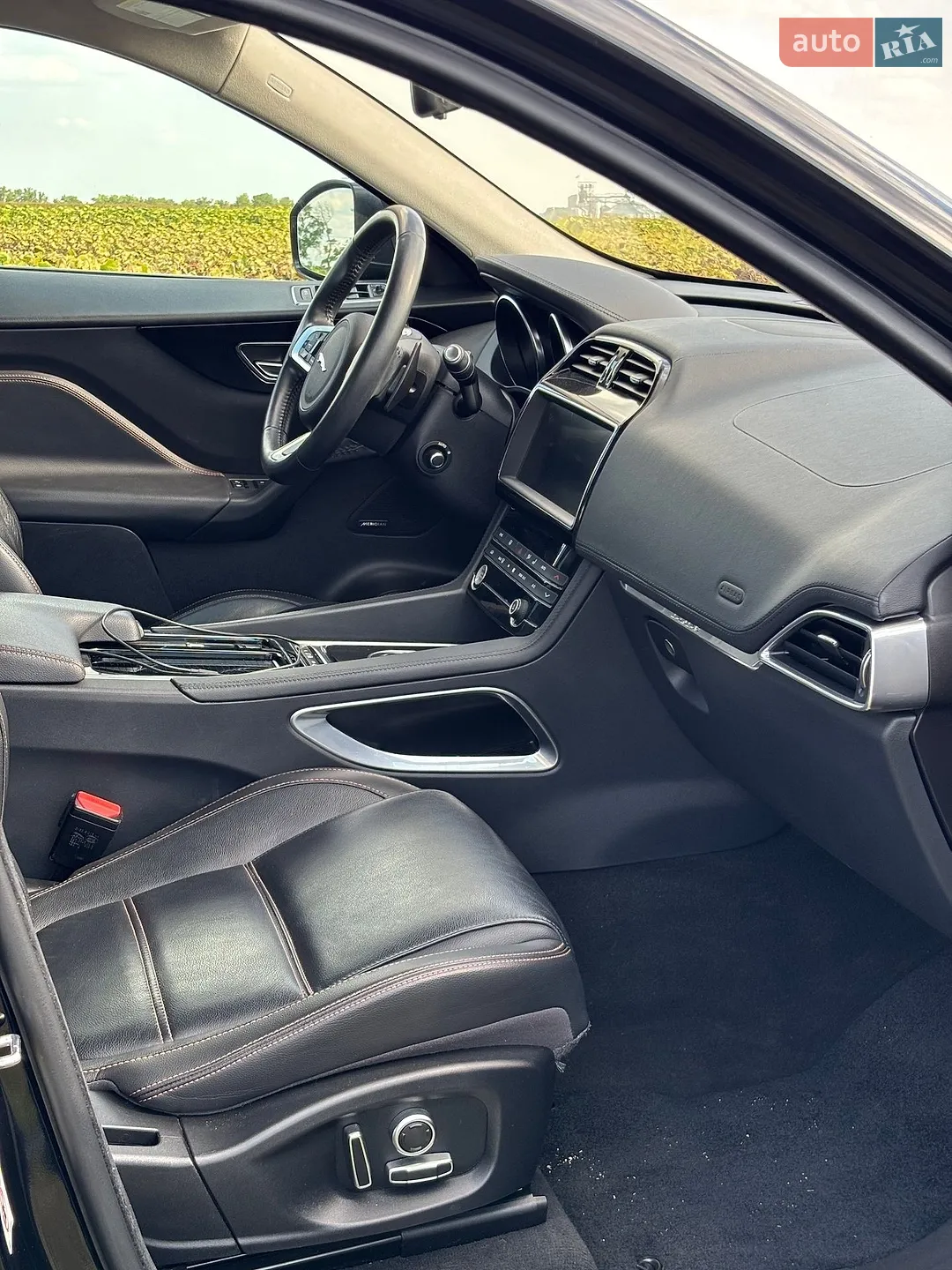 2019 Jaguar F-Pace - мініатюра 8