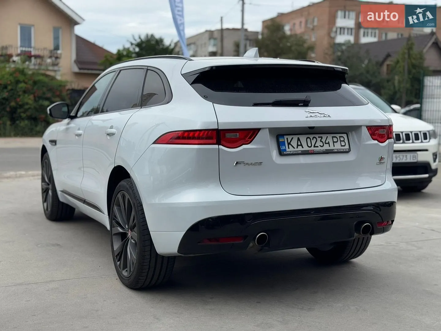2016 Jaguar F-Pace - мініатюра 13
