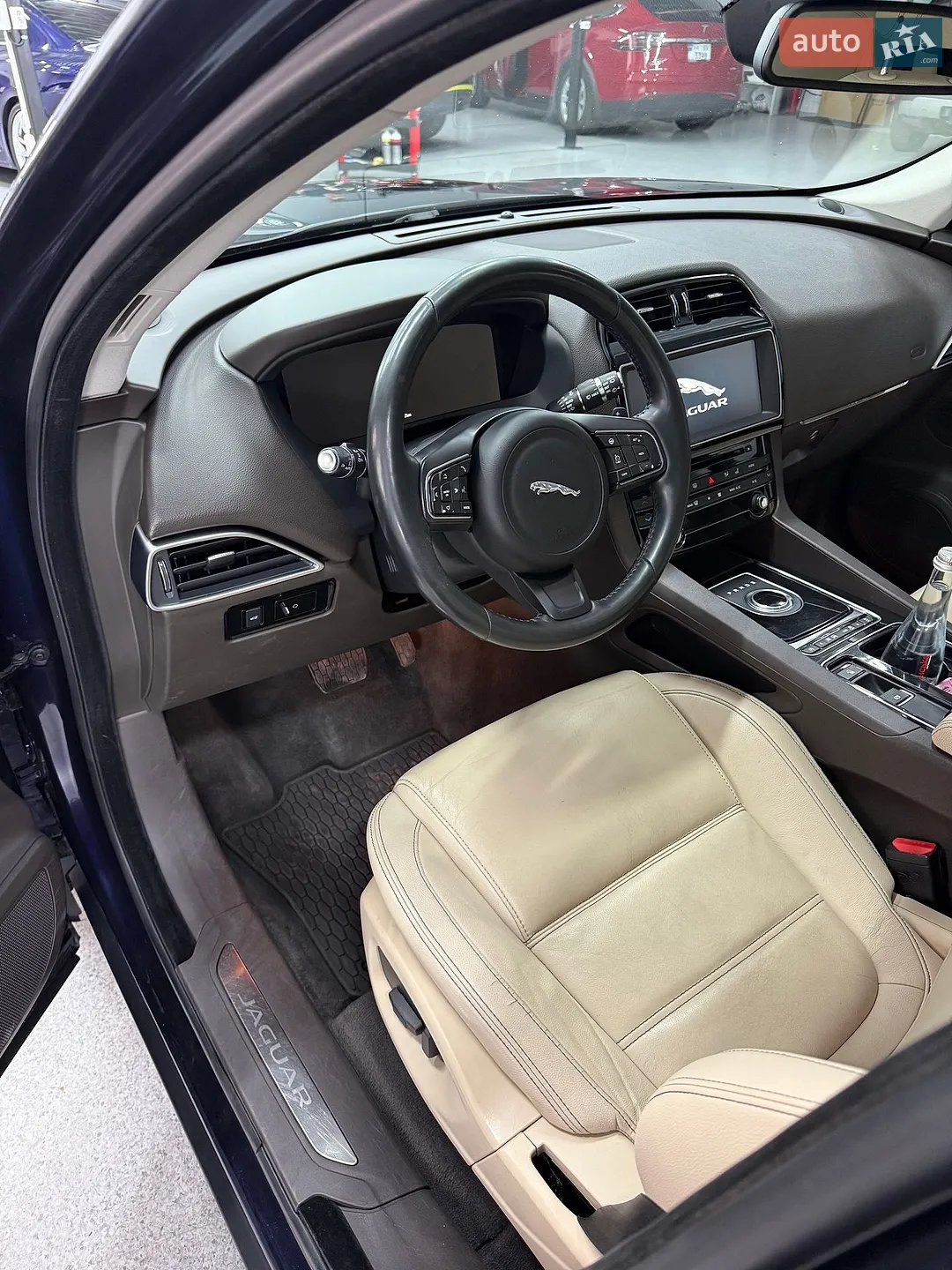 2016 Jaguar F-Pace - мініатюра 8