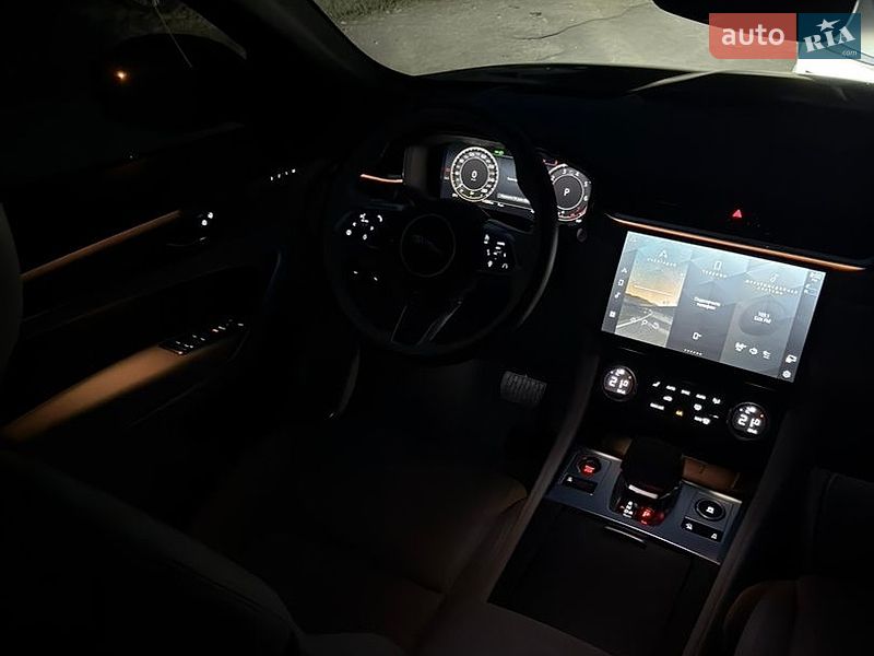 Внедорожник / Кроссовер Jaguar F-Pace 2024 в Ирпене