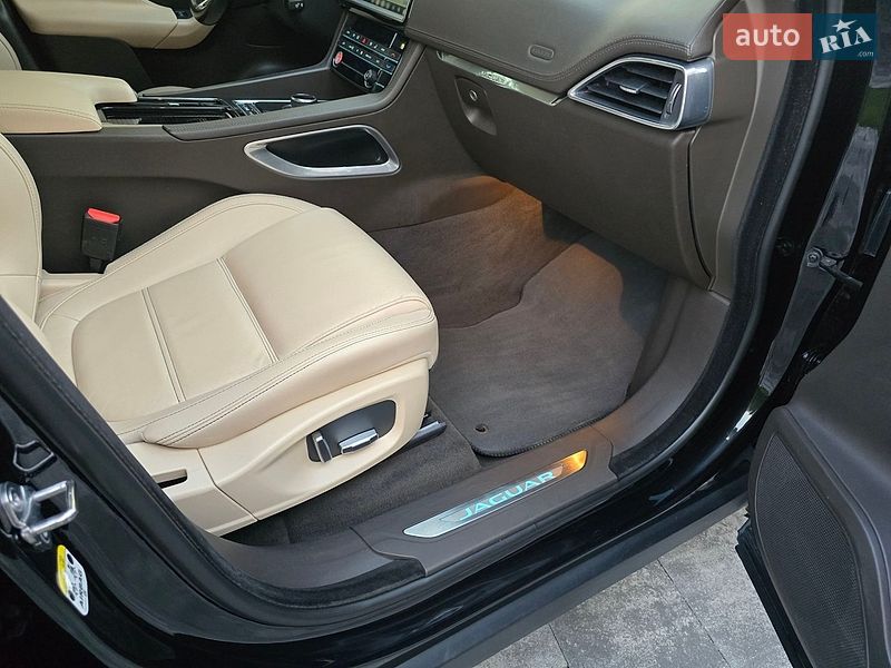 Внедорожник / Кроссовер Jaguar F-Pace 2020 в Ивано-Франковске