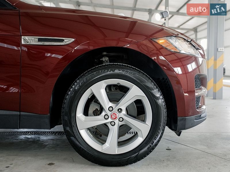 Позашляховик / Кросовер Jaguar F-Pace 2016 в Чернівцях