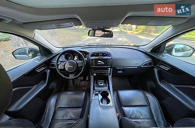 Внедорожник / Кроссовер Jaguar F-Pace 2016 в Новояворовске фото 14 Внедорожник / Кроссовер Jaguar F-Pace 2016 в Новояворовске