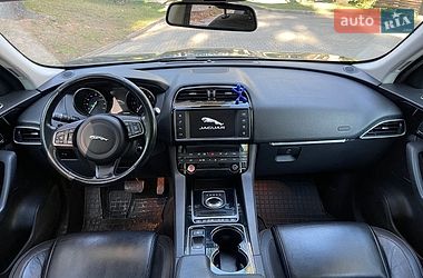 Внедорожник / Кроссовер Jaguar F-Pace 2016 в Новояворовске фото 15 Внедорожник / Кроссовер Jaguar F-Pace 2016 в Новояворовске