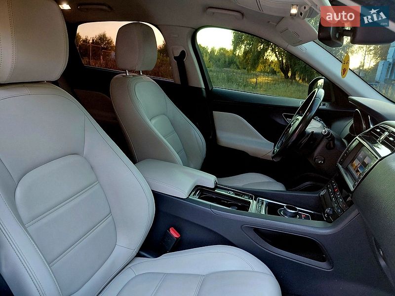Внедорожник / Кроссовер Jaguar F-Pace 2016 в Чернигове