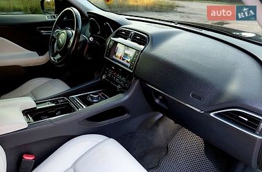 Позашляховик / Кросовер Jaguar F-Pace 2016 в Чернігові