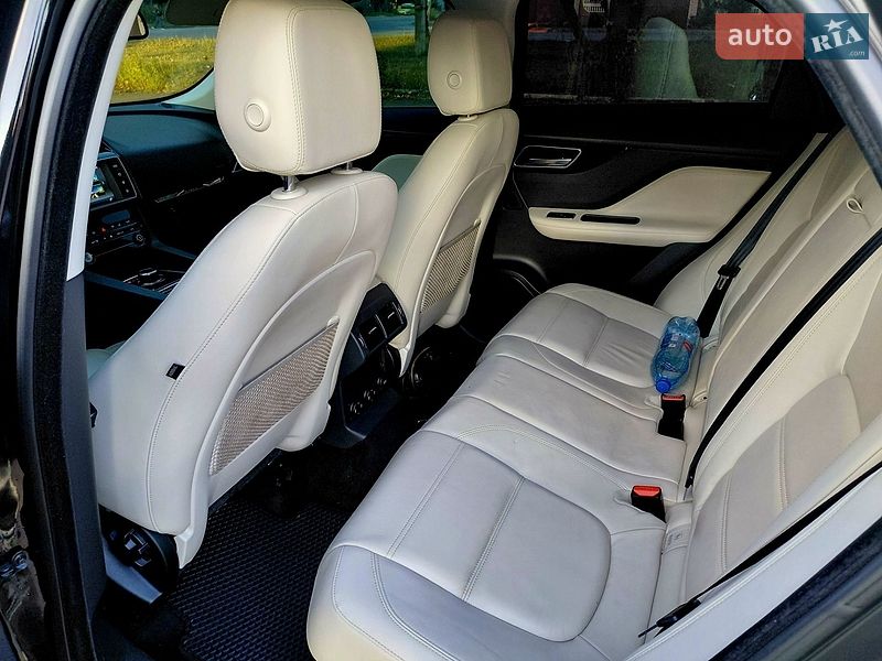 Внедорожник / Кроссовер Jaguar F-Pace 2016 в Чернигове
