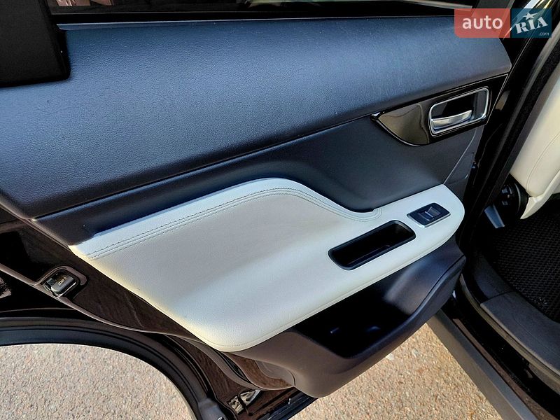 Позашляховик / Кросовер Jaguar F-Pace 2016 в Чернігові