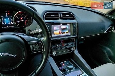 Внедорожник / Кроссовер Jaguar F-Pace 2016 в Чернигове