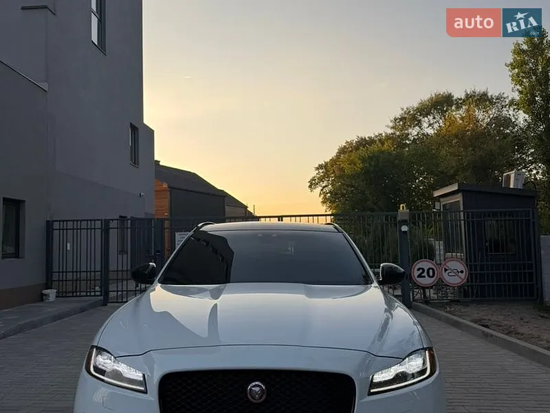 Jaguar F-Pace