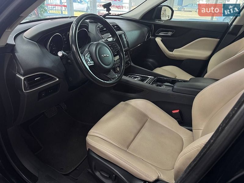 Внедорожник / Кроссовер Jaguar F-Pace 2016 в Киеве