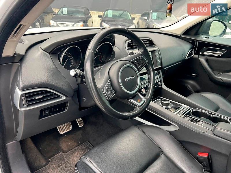 Позашляховик / Кросовер Jaguar F-Pace 2017 в Львові