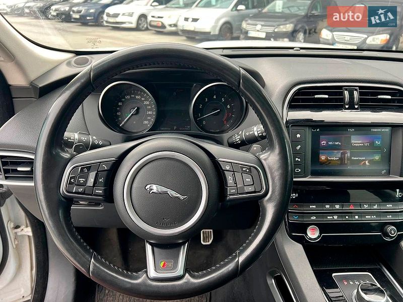 Позашляховик / Кросовер Jaguar F-Pace 2017 в Львові