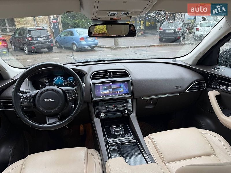 Внедорожник / Кроссовер Jaguar F-Pace 2016 в Киеве