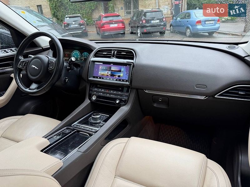 Позашляховик / Кросовер Jaguar F-Pace 2016 в Києві фото 48 Позашляховик / Кросовер Jaguar F-Pace 2016 в Києві