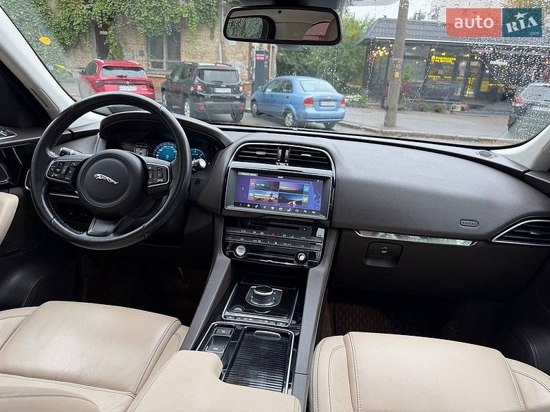 Позашляховик / Кросовер Jaguar F-Pace 2016 в Києві фото 40 Позашляховик / Кросовер Jaguar F-Pace 2016 в Києві