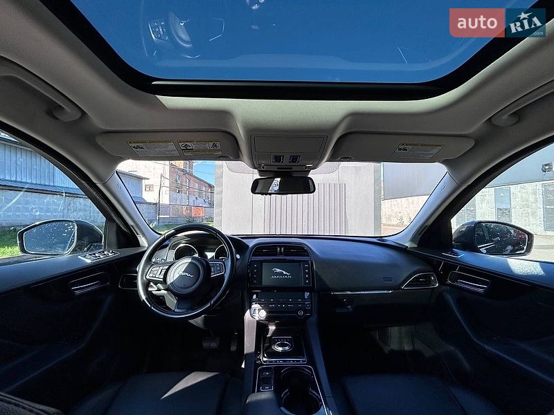 Внедорожник / Кроссовер Jaguar F-Pace 2016 в Киеве