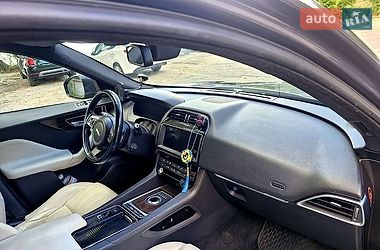 Позашляховик / Кросовер Jaguar F-Pace 2016 в Києві